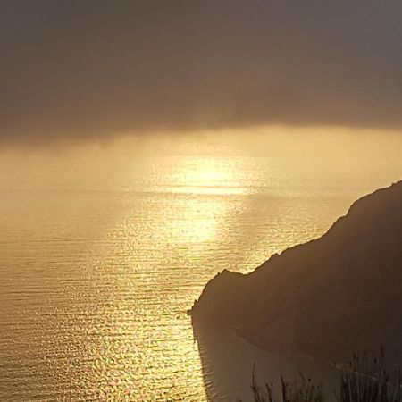 Dume Cosy Apt - Central - Near The Beach With A.C. Monterosso al Mare Bagian luar foto